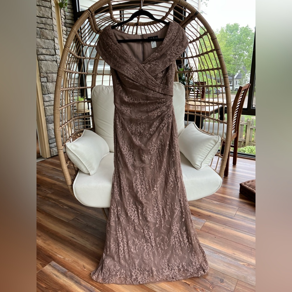 La Femme Portrait Neck Lace Gown, Size 6/8, Cocoa